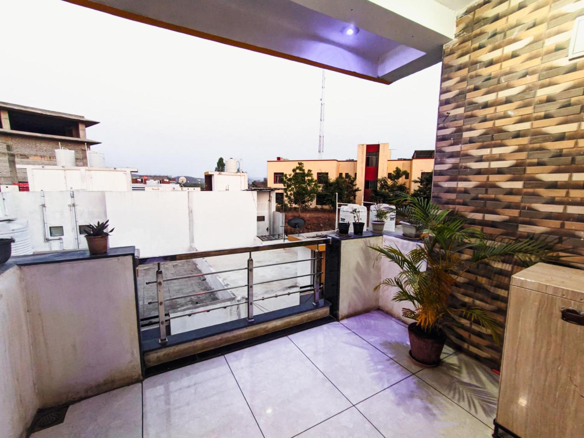 Bhavya Homestay Garudeshwar エクステリア 写真
